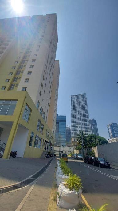 Jays Apartment - Colombo 02 At The Heart Of Convenience Exterior foto